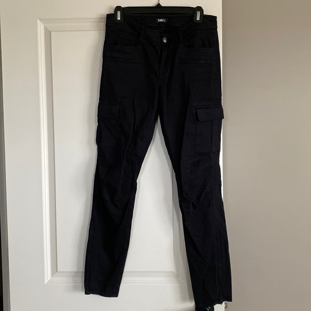 Black cargo pants from Aritzia
